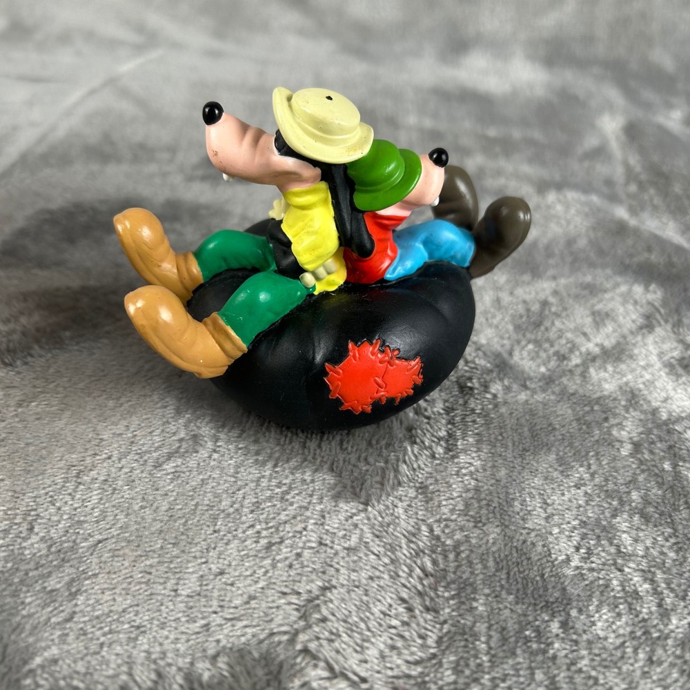 Vintage Disney Goofy and Max Burger King Kids Club Inner Tube PVC Figure Toy
